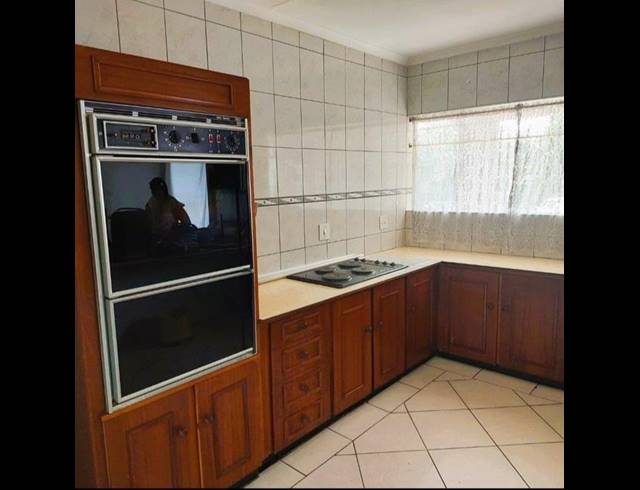 5 BEDROOM HOUSE FOR SALE IN BIRCHLEIGH NORTH